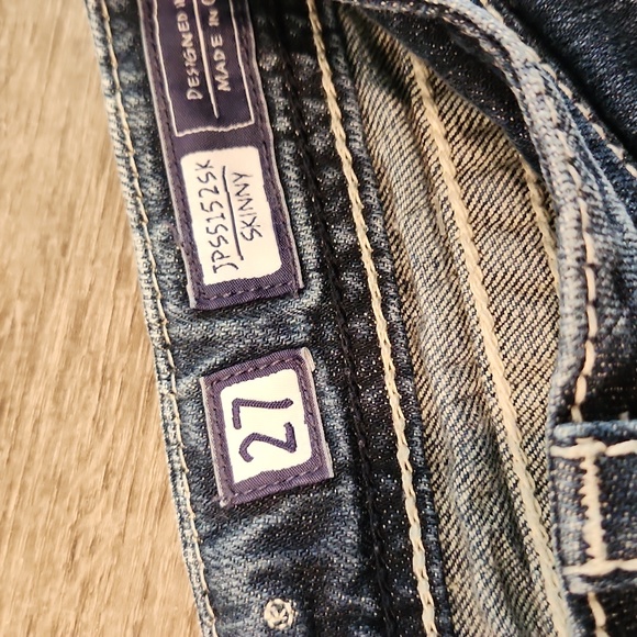 Miss Me Skinny Size 27 with Rhinestone Rivets - Picture 3 of 5